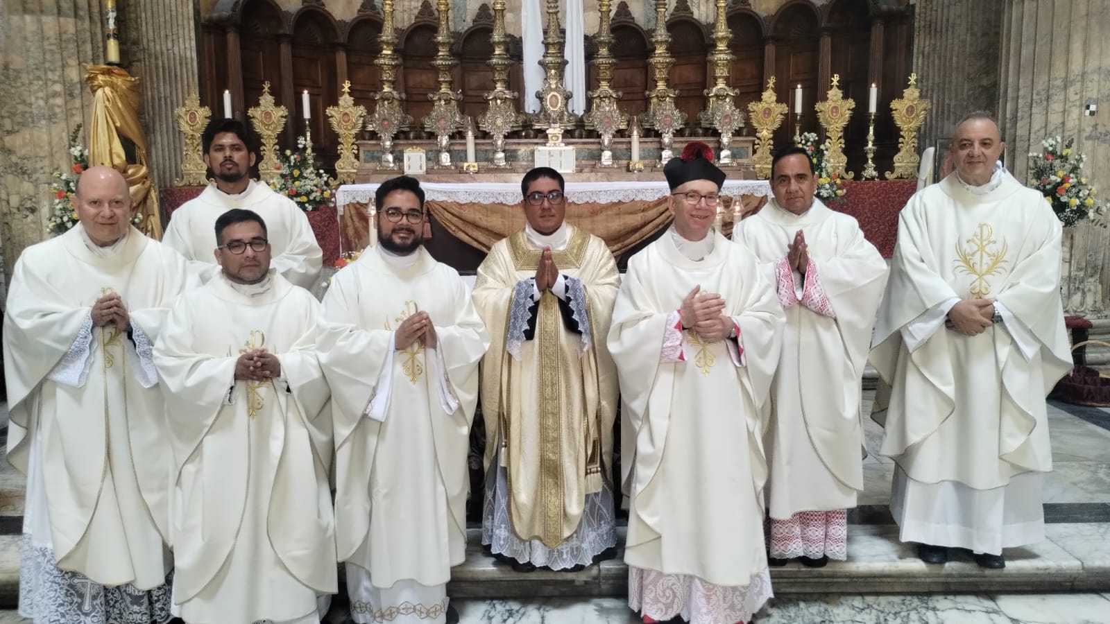 Concelebrazione eucaristica con i frati e il clero