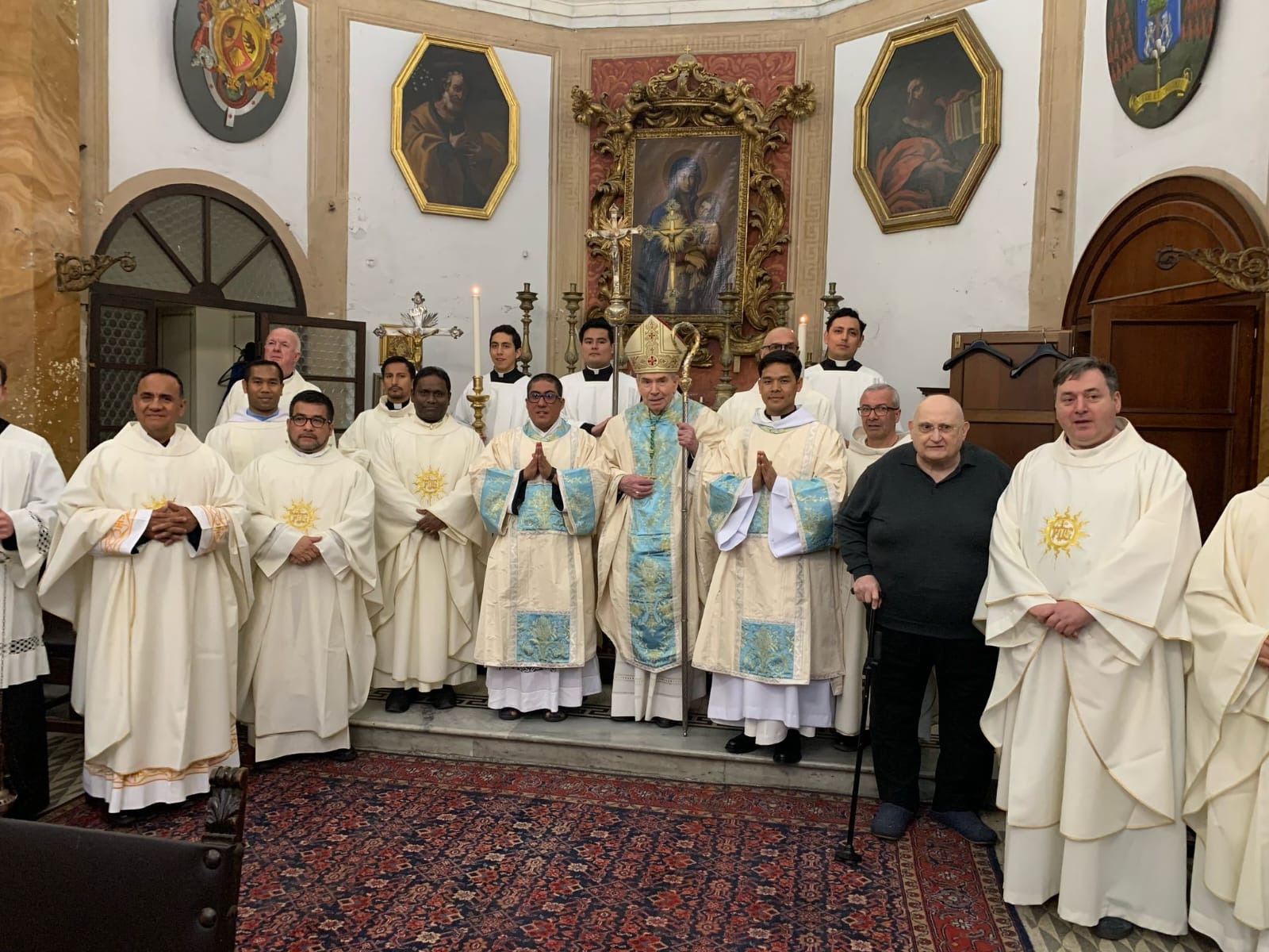 Celebrazione mariana nella chiesa della missione